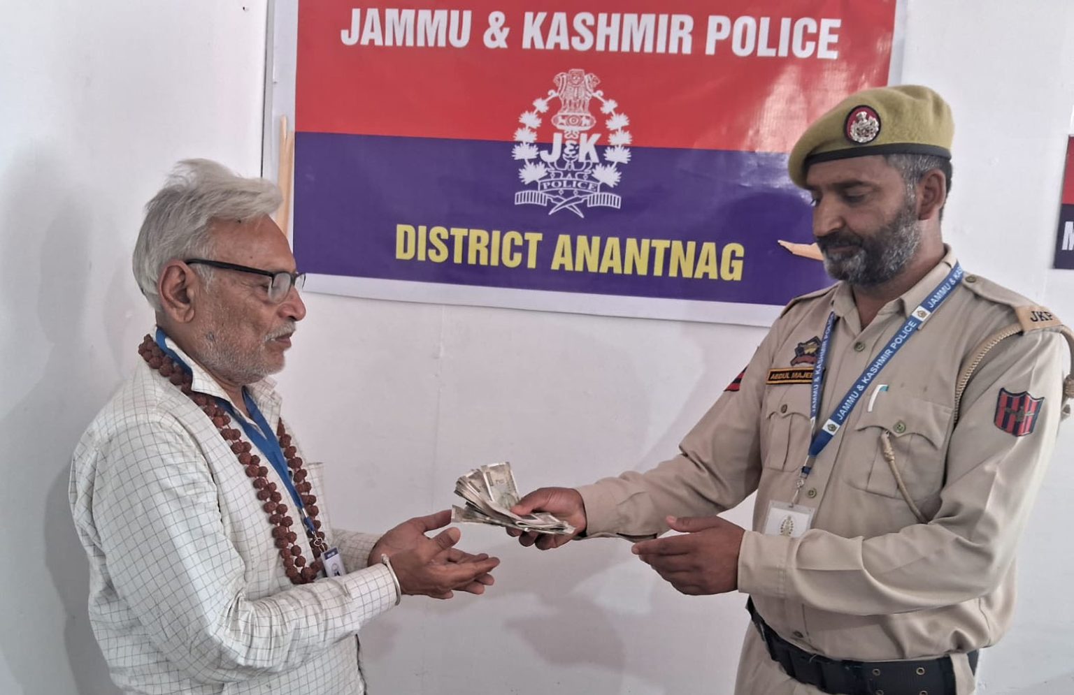 Swift Police Action Helps Recover Elderly Amarnath Pilgrim’s Bag With Valuables At Base Camp