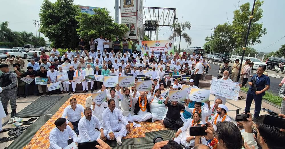 J&K Congress on chain hunger strike in Jammu to press for restoration of statehood
