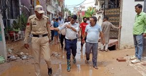 JMC Commissioner Inspects Flood-Affected Areas, Assures Swift Relief and Clean-Up Measures