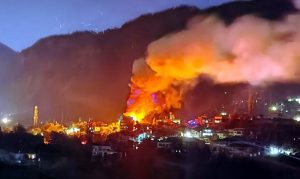 Fire triggers LPG cylinders blast, 4 residential houses gutted, 8 persons injured