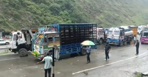 Jammu–Srinagar National Highway Closed Due To Shooting Stones, Bad Weather