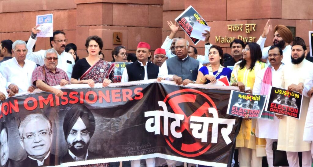 INDIA Bloc intensifies protest against “vote theft” allegations, SIR outside parliament building