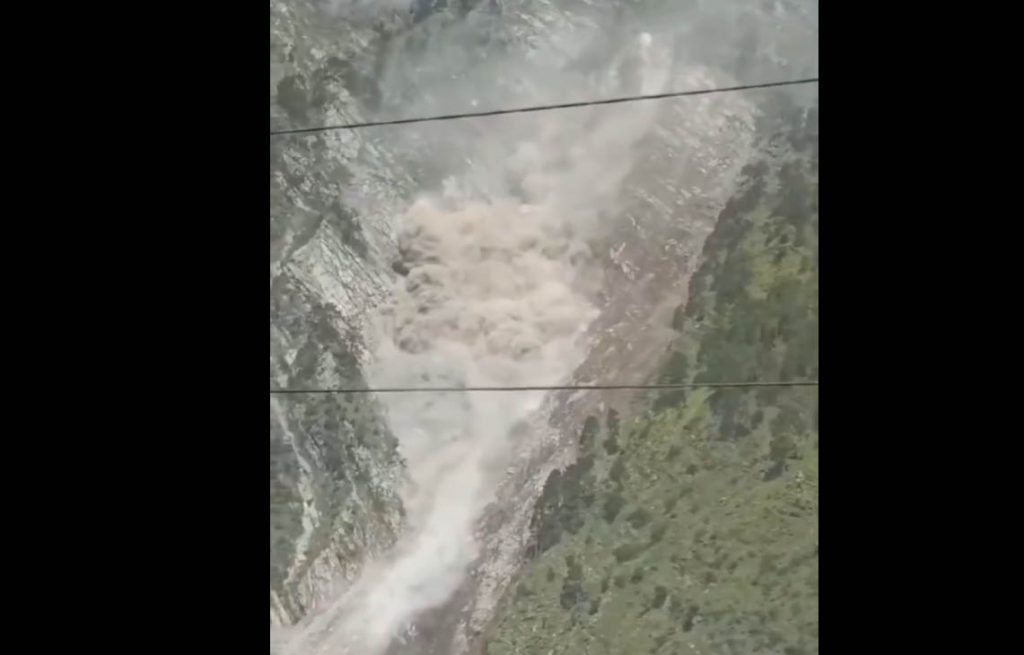 Landslide In Khuni Nallah Blocks Bichalri River In Ramban; Villages Downstream Under Threat