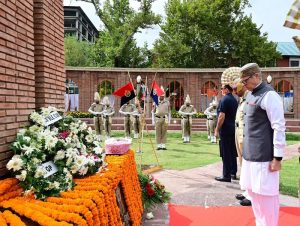 CM Omar Abdullah Pays Floral Tribute To Martyrs At Balidan Stambh