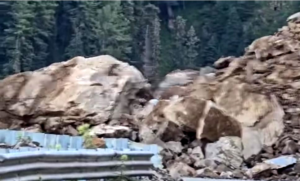 Traffic Suspended After Landslide At Peer Ki Gali On Mughal Road