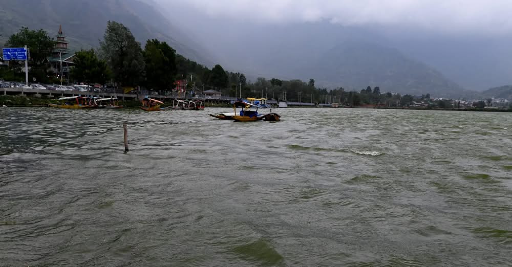 J&K LCMA Issues Advisory For Dal Dwellers, Houseboat Owners