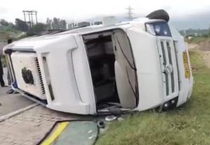One dead, several injured after tempo overturns on NH-44 in Udhampur
