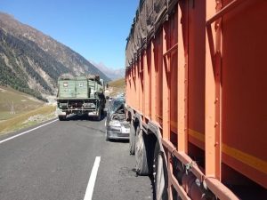 5 Injured After 2 Vehicles Collide Near Zojila Pass