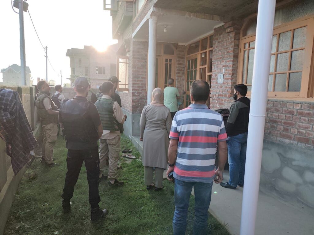 J&K Police’s Counter Intelligence Wing conducts searches at eight locations across valley