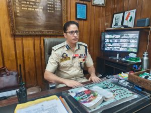 Traffic police refutes reports of challan against vehicles parked for flood safety