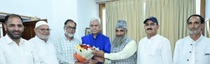 Fruit Growers’ Union Delegation Meets LG Sinha; Discusses Transport, Freight Terminals, and Trade Welfare