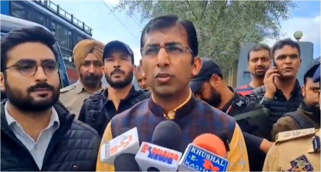 No Shortage Of Essentials, Ample Supplies Available In Kashmir: Div Com Kashmir