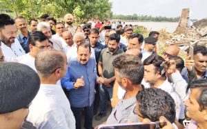 Dr Jitendra Tours Flood Affected Punjab Villages, Issues On The Spot Instructions