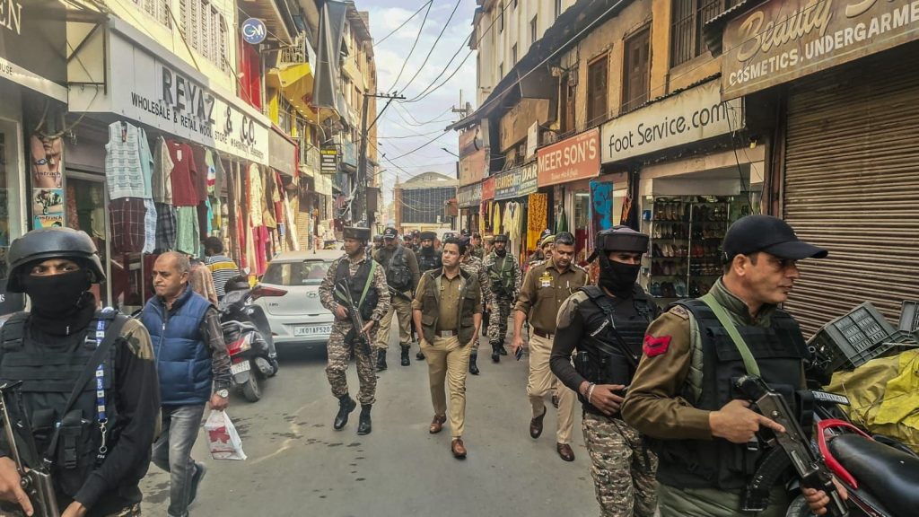 Srinagar Police conduct surprise checks In Lal Chowk amid security alerts