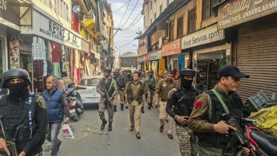 Srinagar Police conduct surprise checks In Lal Chowk amid security alerts