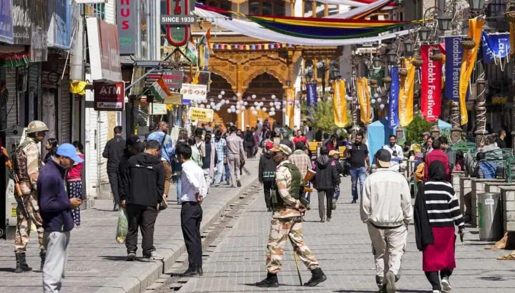 Curfew relaxed in Leh, markets open after shutdown, residents relieved