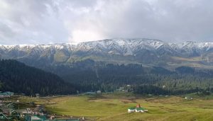 Gulmarg Receives Seasons First Snowfall