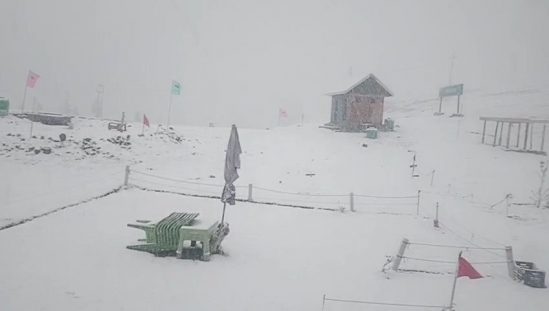 Kashmir’s Upper Reaches Receive Season’s First Snowfall