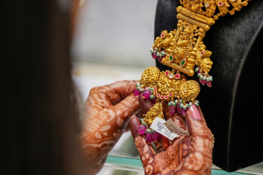 Gold hits record Rs 1.26 lakh/10g; silver crosses Rs 1.62 lakh/kg amid global trade jitters