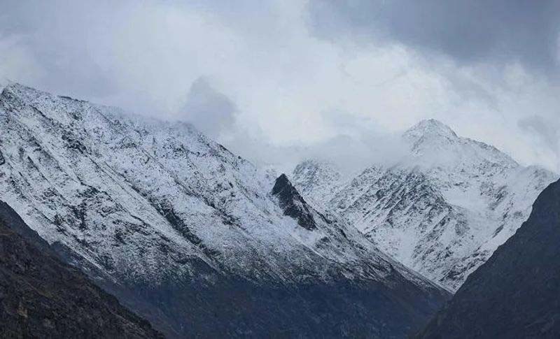 Western Disturbance To Bring Heavy Rain & Snow In J&K From Oct 4–7; MeT Issues Advisory