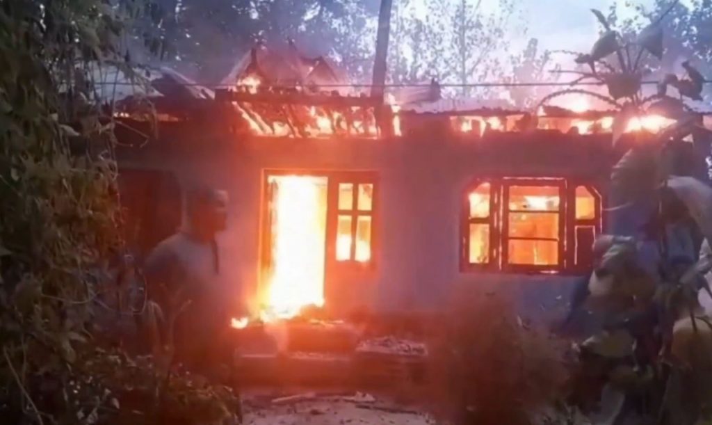 Residential House Gutted In Massive Fire At Cheyan, Kulgam