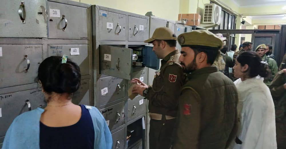 Police search lockers of doctors, students at hospitals in Doda, Bhaderwah