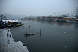 Cold Wave Sweeps Kashmir; Srinagar Records Coldest Night At Minus 1.6