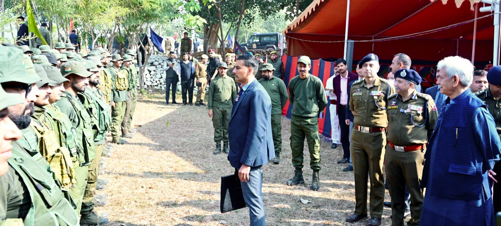 LG Sinha Visits JKP’s Commando Training Centre At Sunjwan