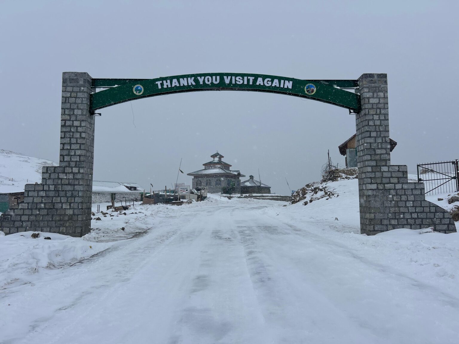 Traffic Moves Smoothly On Jammu-Srinagar National Highway, Mughal Road Open With Slow Movement Due To Frost