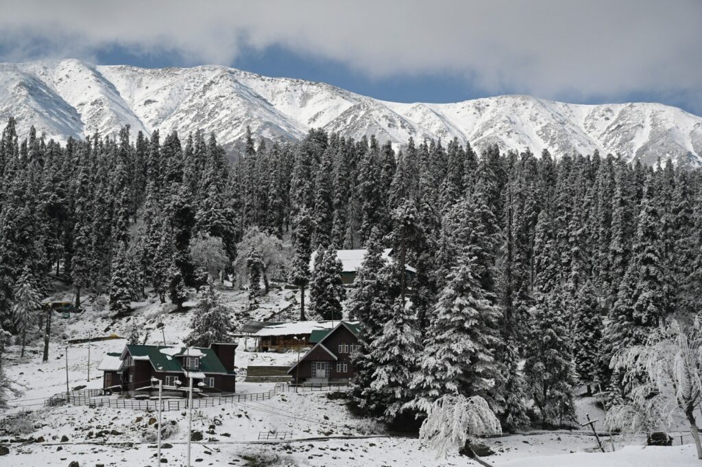 Sub-Zero Chill Grips Kashmir, Ladakh; Gulmarg Coldest at Minus 6.5°C