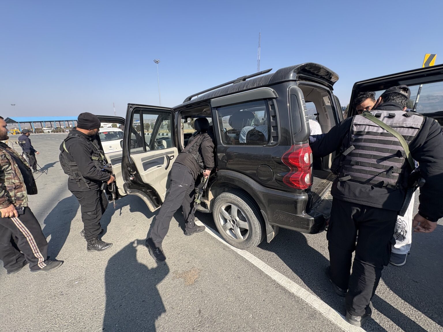 Ahead Of R-Day: Security Beefed-Up Along Jammu-Srinagar NH-44 In Qazigund