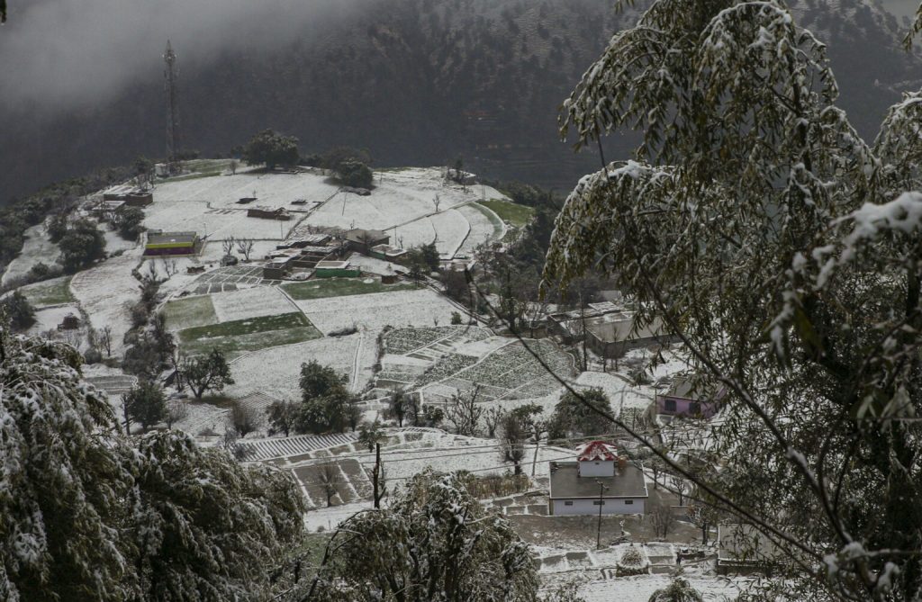 Fresh Snowfall In Parts Of J&K; Weather To Remain Dry For Next 48 Hours