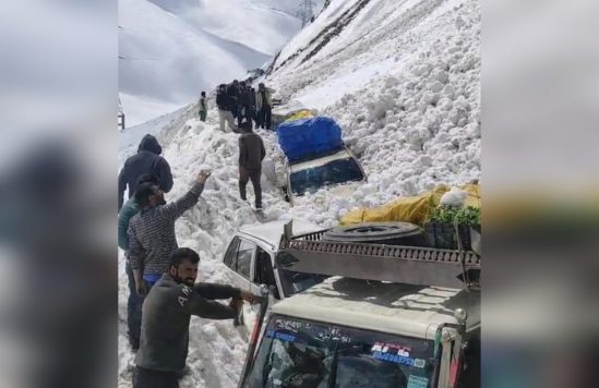 7 Dead, 5 Injured After Avalanche Hits Vehicle At Zojila Pass; Rescue Ops On