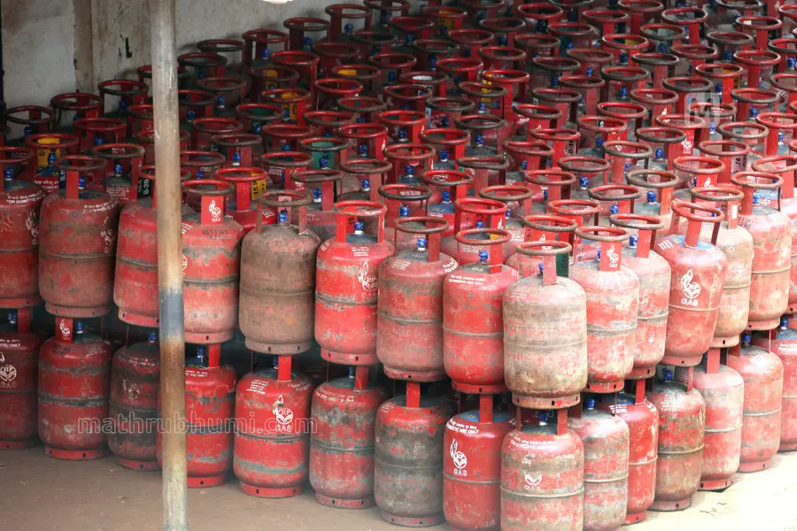 Inspections Conducted At Jammu LPG Outlets, Direct Dealers To Ensure Home Delivery As Usual