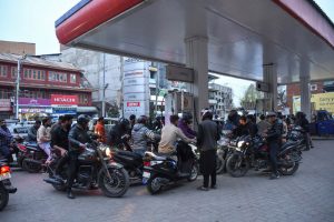Panic buying hits Kashmir fuel stations amid lockdown rumours