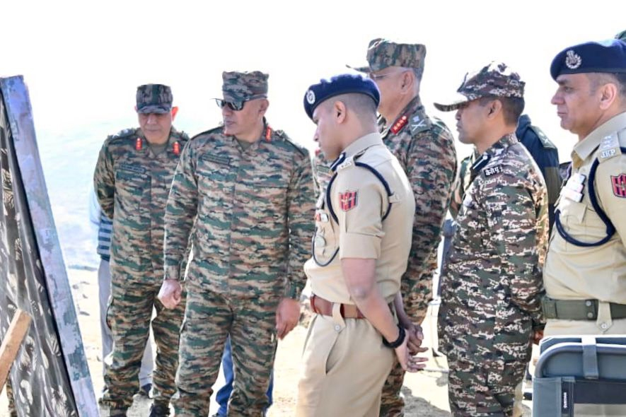 Northern Army Commander Visits Basantgarh, Reviews Counter-Terror Ops