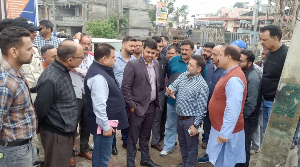 JMC Commissioner Inspects Wards, Assures Swift Redressal of Civic Issues