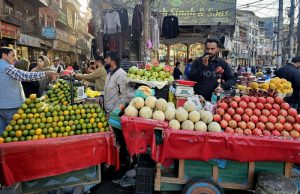 Fruit, vegetable prices rise during Ramadan, Govt unconcerned