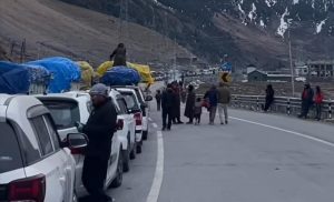 Fresh Snowfall At Zojila Halts Traffic After Vehicles Allowed Towards Kargil