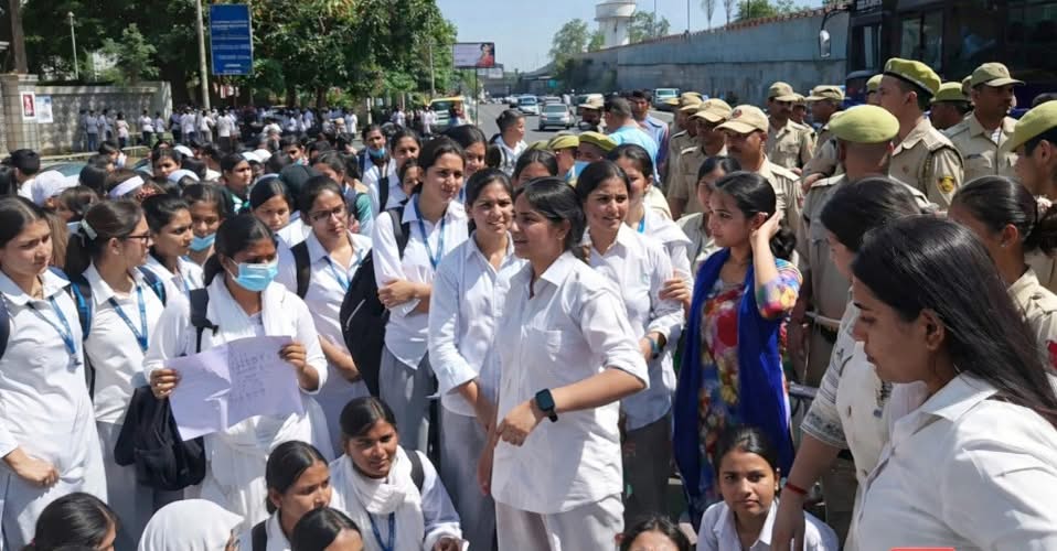 Students Protest Outside GCW Gandhi Nagar Over Death Of Student, Allege Negligence