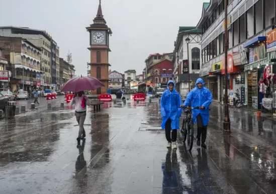 Rain, Thunderstorms Lash J&K; MeT Advises Farmers to Suspend Operations Till April 19