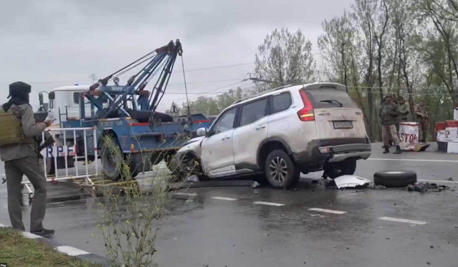 2 Uttar Pradesh Residents Injured After Vehicle Hits Divider In Bijbehara