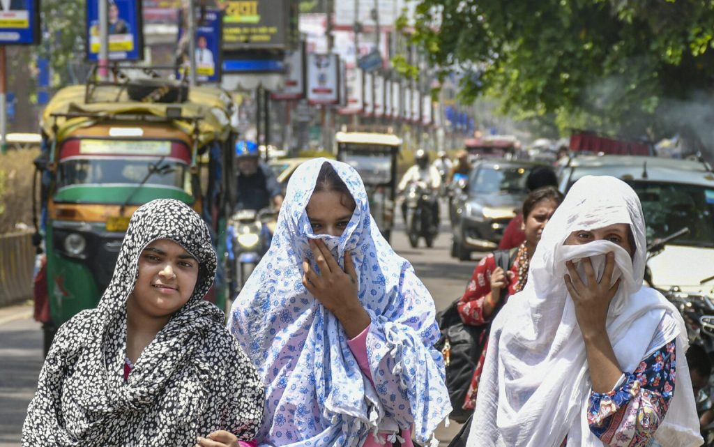 IMD Issues Heatwave Advisories As Temperatures Soar