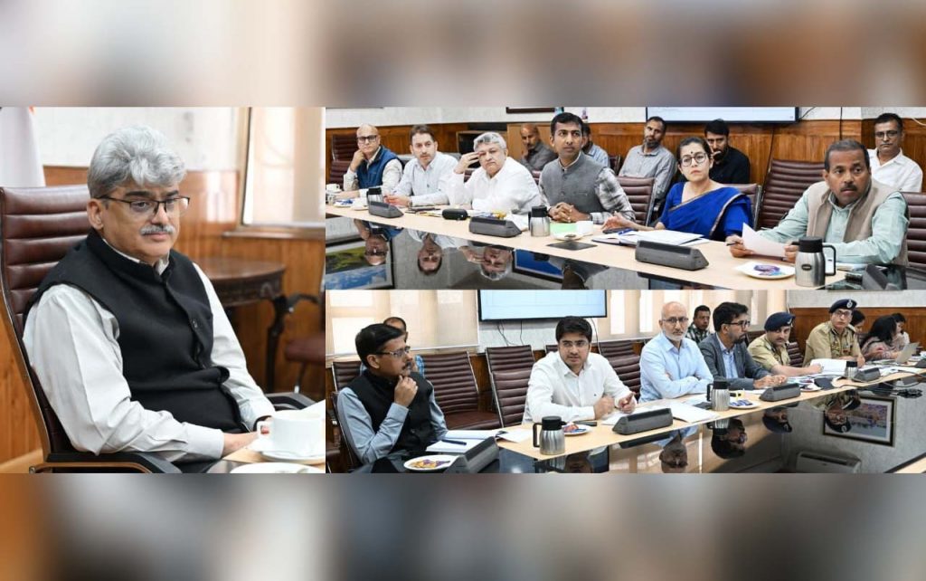 CS Atal Dulloo Reviews Comprehensive Traffic Decongestion Plan For Jammu, Srinagar Cities