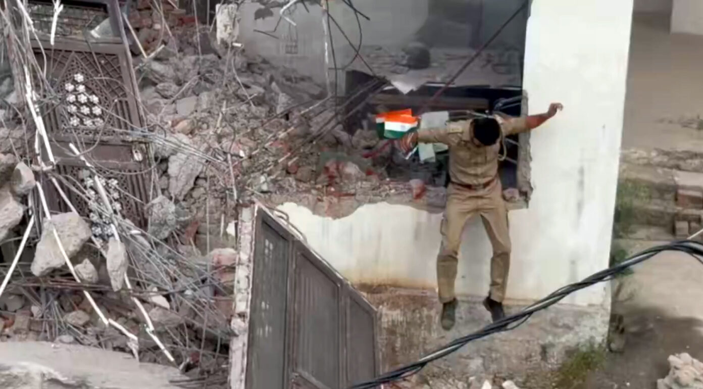 Police Halt Demolition Drive In Jammu Briefly To Retrieve National Flag