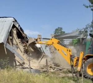 House Of Notorious Husband-Wife Drug Peddler Duo Demolished In J&K’s Kulgam: Police
