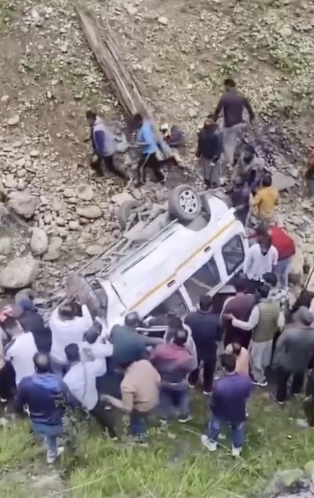 Tourist Couple Killed, Others Injured After Vehicle Falls Into Gorge Near Pahalgam