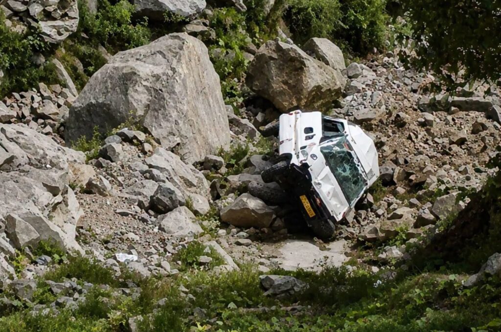 Youth Killed After Car Plunges Into Gorge in Ramban