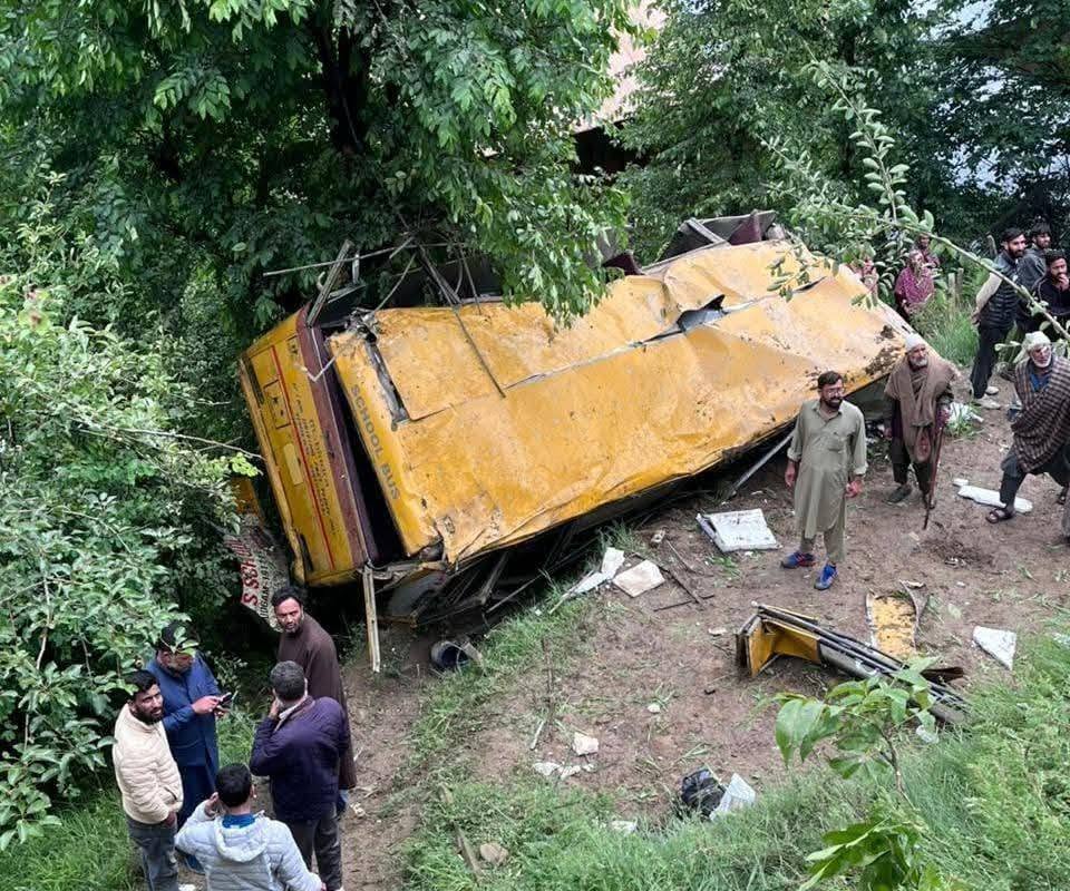 School bus plunges into gorge in Budgam