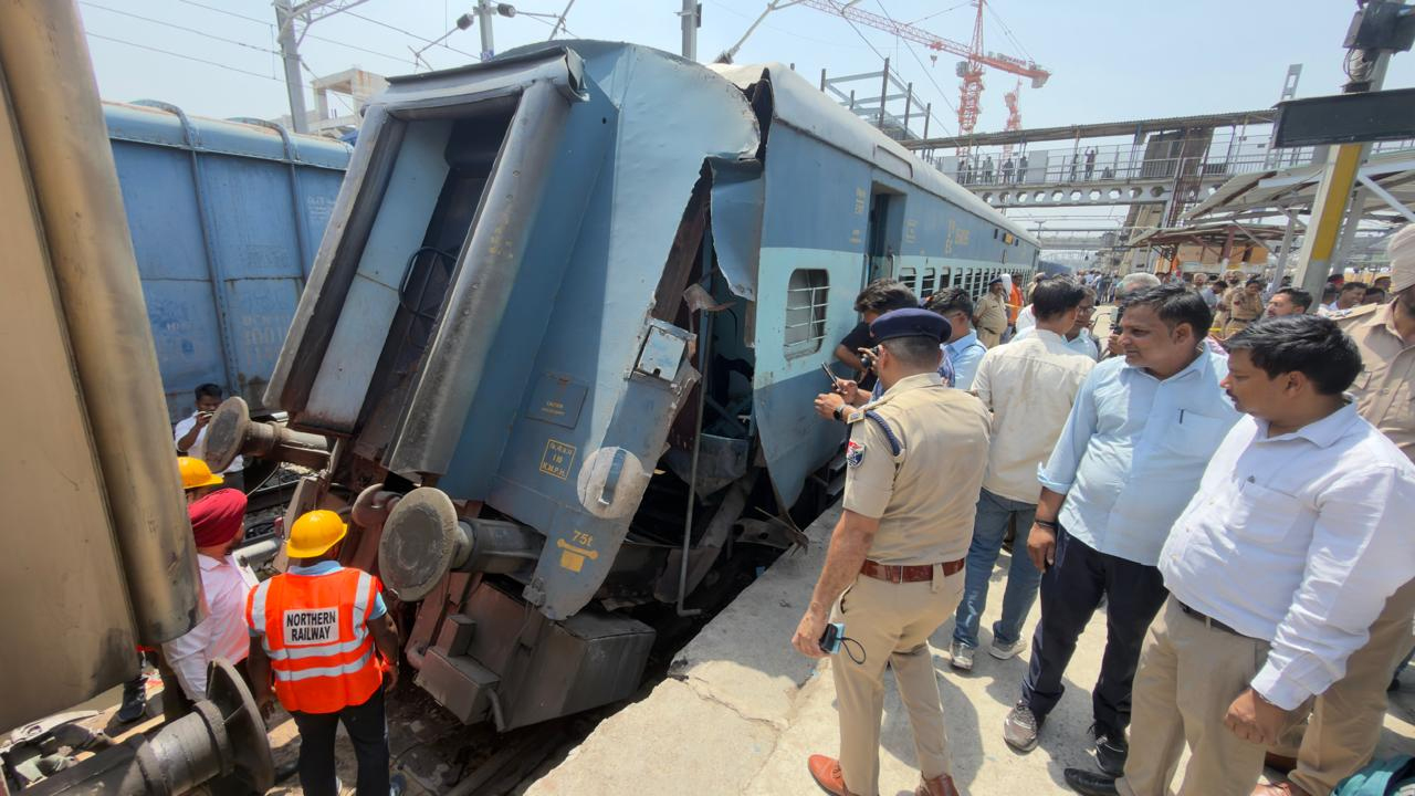 Katra-Bound Coach Develops Crack, Partially Separates At Ludhiana; No Injuries